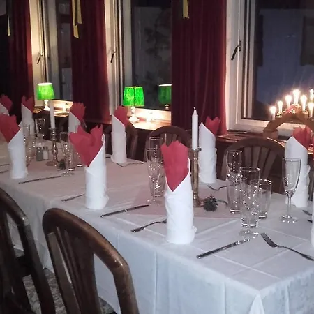 V Nebi Konukevi Josefŭv Dŭl